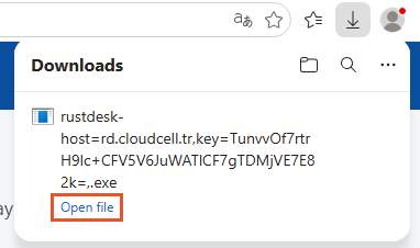 Edge İndirilenler listesinde indirilen dosya ve altında işaretli “Dosyayı aç” bağlantısı.